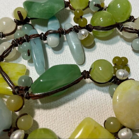 Gemstone and leather wrapped necklace - Picture 4 of 8